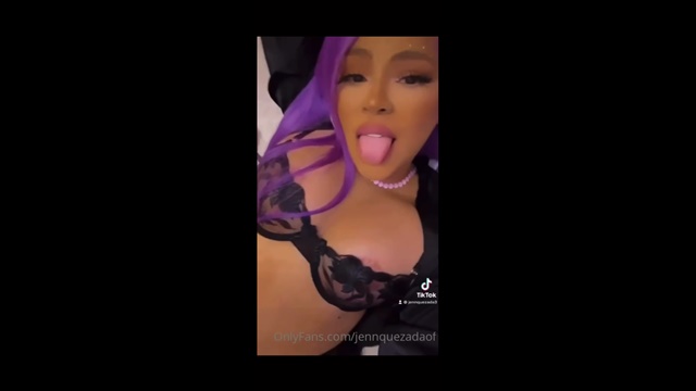 Allxporno Jenn Quezada muestra que tan grande tiene el toto