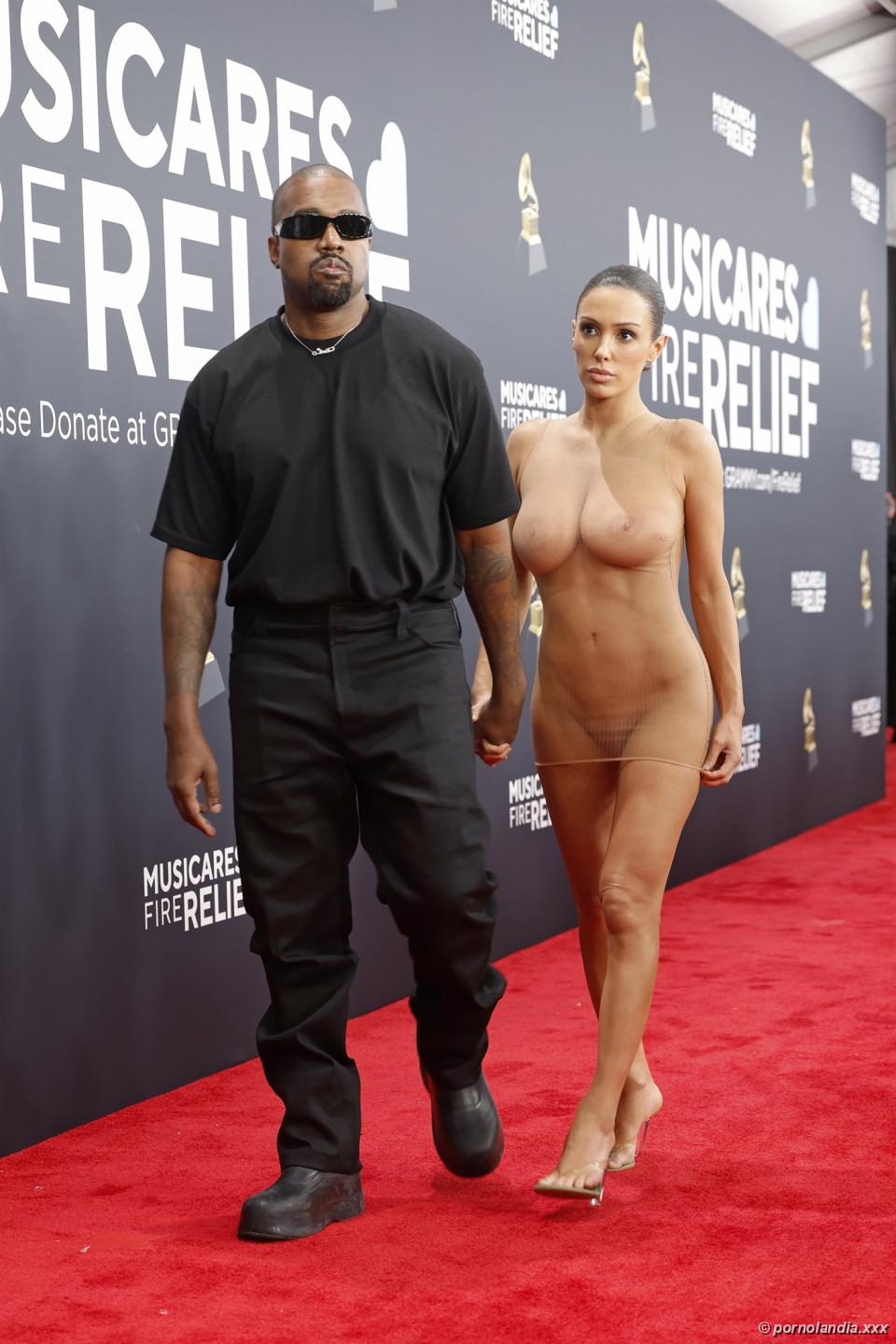 Bianca Censori desnuda en Grammy con vestido transparente - Foto 246393