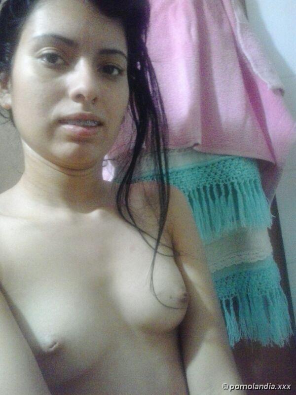 Moreninha tomó fotos caseras desnudas - foto 185687