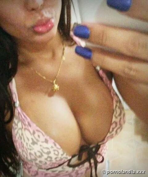 Cómo la joven cachonda desnuda en fotos amateur - foto 155301