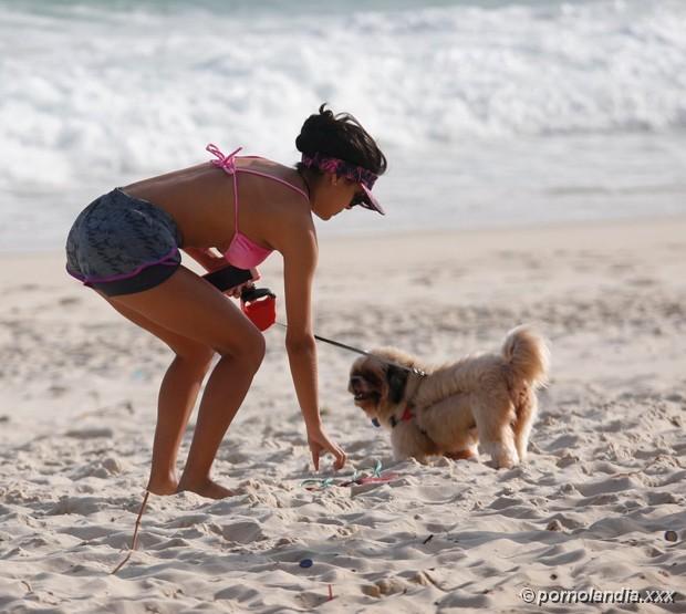 Ex BBB Munik atrapado en la playa - Foto 129775