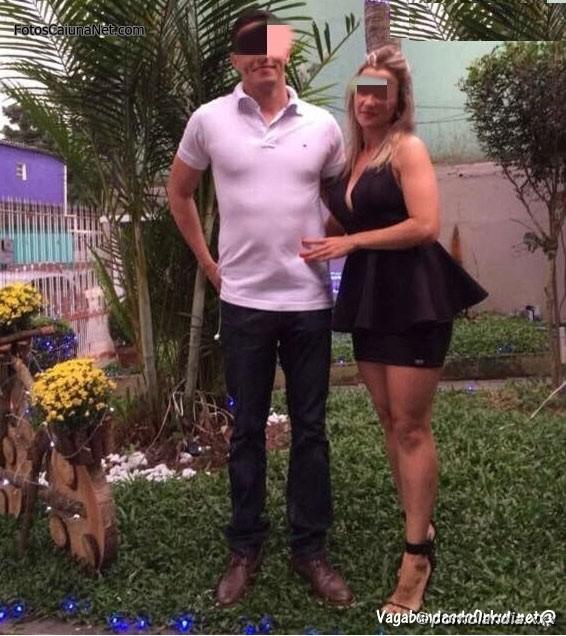 Rubia casada le encanta tener una fiesta con otros hombres - Foto 102217