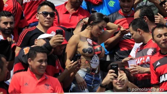 Flamengo Flamengo desnudo en el estadio cayó en la red - Foto 101820