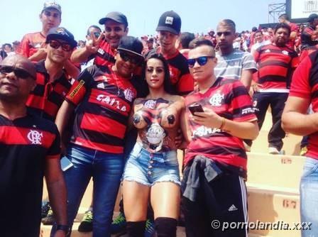 Flamengo Flamengo desnudo en el estadio cayó en la red - Foto 101823