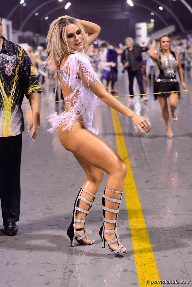 Fernanda Lacerda A Photos A Mendigata en Carnival 2016 - Foto 24105