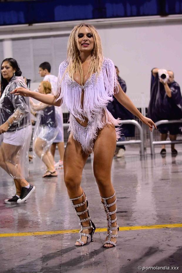 Fernanda Lacerda A Photos A Mendigata en Carnival 2016 - Foto 24108