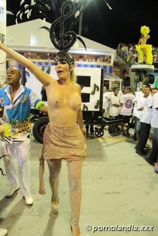 Juliana Isen quitándose la ropa en Carnival 2016 - Foto 23997