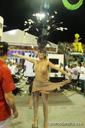 Juliana Isen quitándose la ropa en Carnival 2016 - Foto 23996