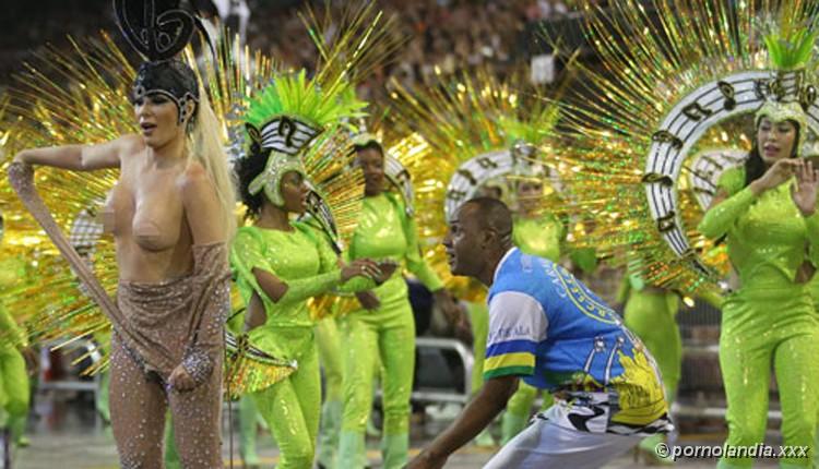 Juliana Isen quitándose la ropa en Carnival 2016 - Foto 24007