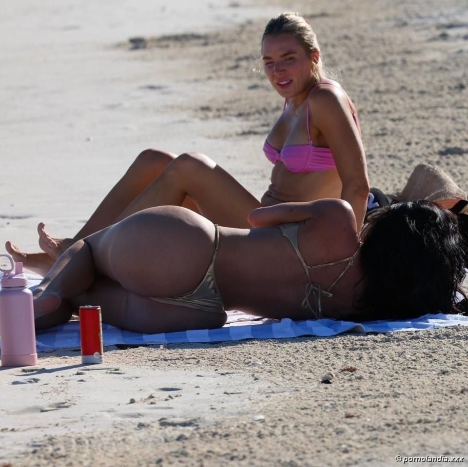 Kylie Jenner atrapada muy caliente con bikini - Foto 247383