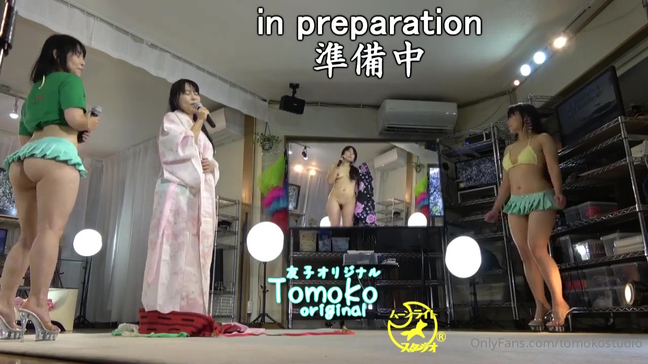 videos de AZMI21 Tomoko Nude Dancing Thong Studio Video en Allporno