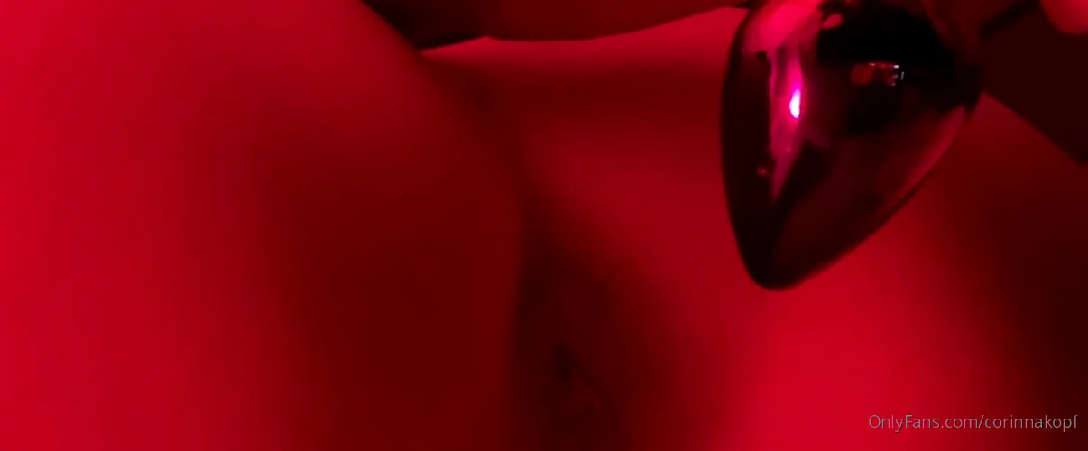 videos de Corinna Kopf Slip it en Buttplug Onlyfans Video en Allporno
