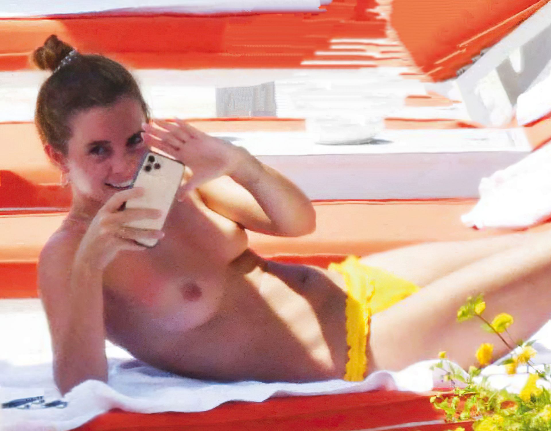 videos de Emma Watson Nudes Topless Leaked Holiday Sun Sun Tits en Allporno