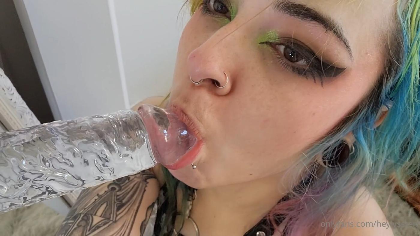 videos de Heylyssten BlowJob Dildo Maid Lingerie Only Fans Video en Allporno