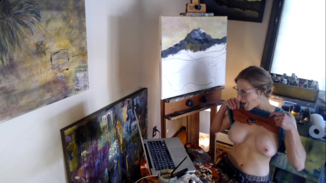 videos de MILF Twitch Streamer que muestra tetas para chat en Allporno