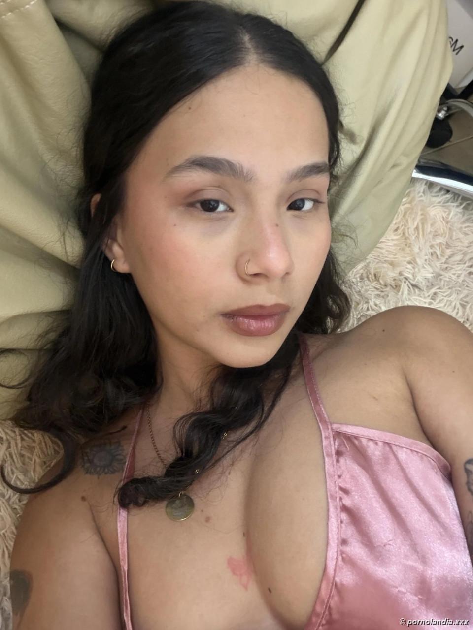 Jovencita mostrando porno muy sensualmente - Foto 250381