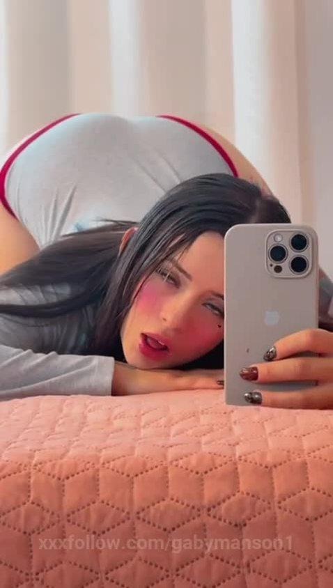 Need warmth. Pajamas failing. You in? Protagonizado por gabymanson1
