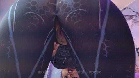 Oops! my zipper is fantastic 🔥😈 Protagonizado por kendall-lopezz