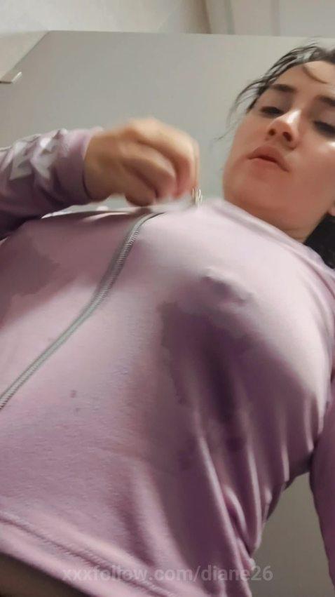 i a.m melting at the gym Protagonizado por diane26
