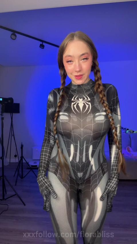 Hot spidergirl Protagonizado por florabliss