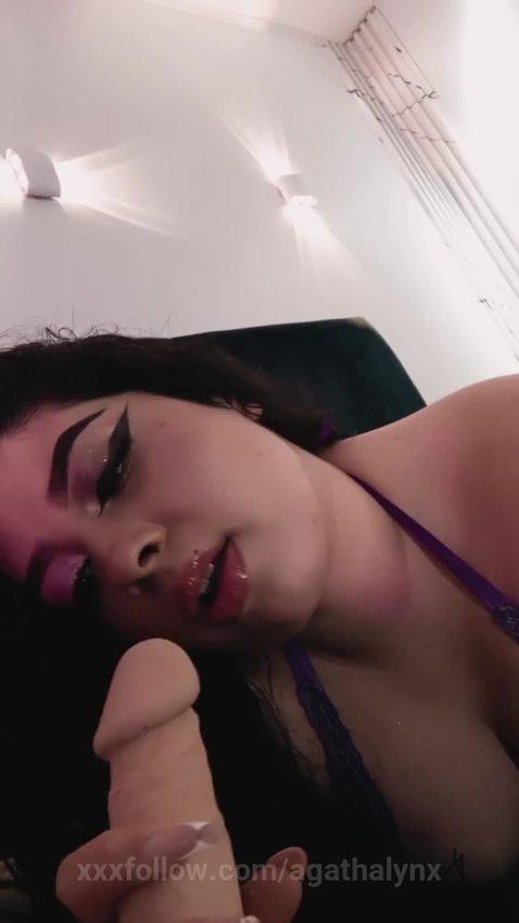 You don’t even have to say a word, my body is.. Protagonizado por agathalynx