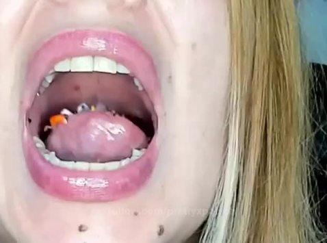 Watch me swallow all these people whole and c.. Protagonizado por prettyxpoison