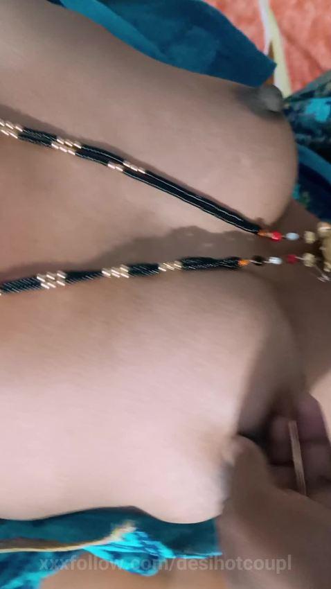 Indian hot wife boobs pussy showing Protagonizado por desihotcoupl