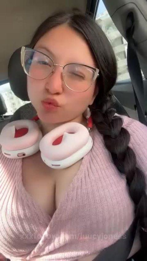 The Uber car got really wet after that IG: MI.. Protagonizado por luucyjoness