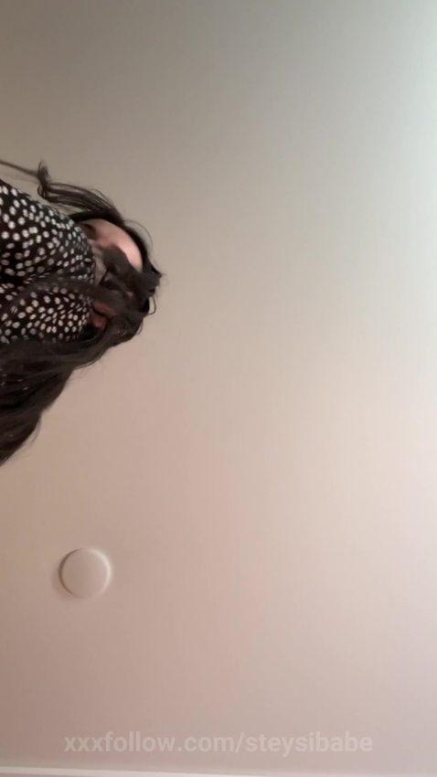 Come join me on OF for a more personal side o.. Protagonizado por steysibabe