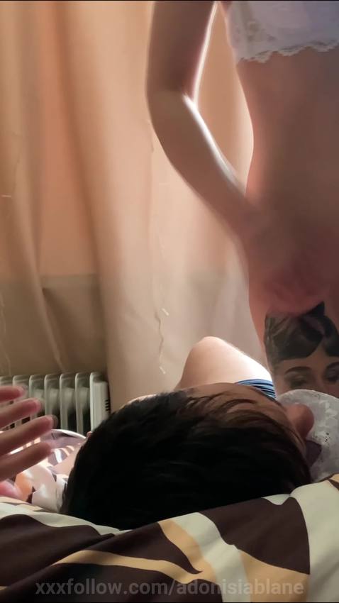 Stepmother punishes stepson with facesitting Protagonizado por adonisiablane