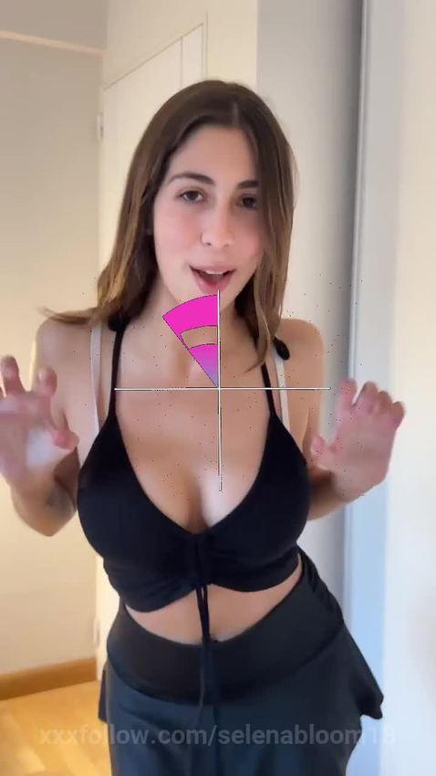 Want me to flash my boobs for you? Protagonizado por selenabloom18