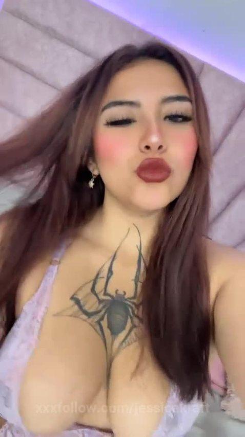 I’m feeling especially tempting tonight… 😈✨ Protagonizado por jessicakraft