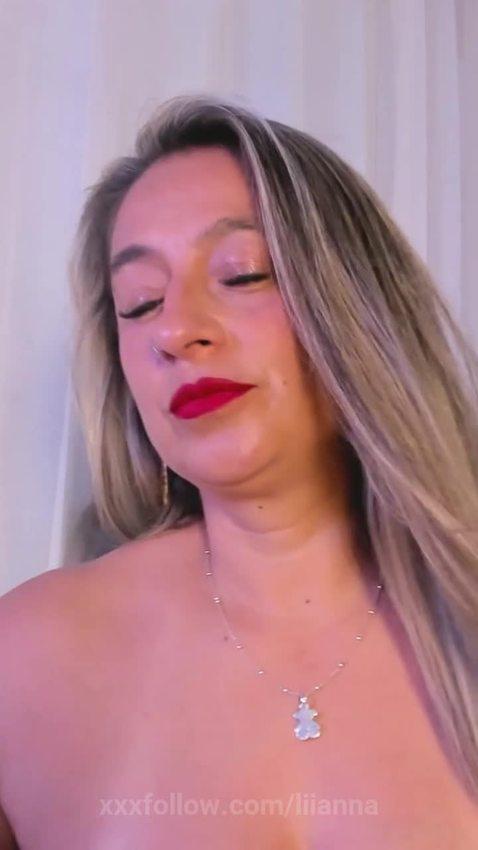 I like this—feeling the music. https://www.c.. Protagonizado por liianna