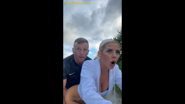 Jasmin Heaney follando al aire libre por OnlyFans